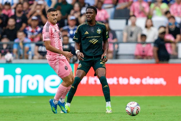 May 17, 2026, Miami, Florida, USA: Inter Miami forward GermoÂ¡n Berterame (19) and Portland Timbers midfielder Jimer Fory (27) battle for the ball during a MLS, Fussball Herren, USA soccer match between Inter Miami CF and Portland Timbers at NU Stadium in Miami Miami USA - ZUMAa257 20260517_zsp_a257_071 Copyright: xChrisxArjoonx
