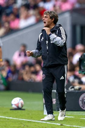 May 17, 2026, Miami, Florida, USA: Inter Miami manager Guillermo Hoyos looks on during a MLS, Fussball Herren, USA soccer match between Inter Miami CF and Portland Timbers at NU Stadium in Miami Miami USA - ZUMAa257 20260517_zsp_a257_086 Copyright: xChrisxArjoonx