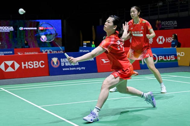 (260519) -- KUALA LUMPUR, May 19, 2026 -- Chen Fanshutian Luo Xumin (L) compete during the women s doubles round of 32 match between Chen Fanshutian Luo Xumin of China and Polina Buhrova Yevheniia Kantemyr of Ukraine at 2026 Malaysia Masters badminton tournament in Kuala Lumpur, Malaysia, May 19, 2026. (Photo by Xinhua) (SP)MALAYSIA-KUALA LUMPUR-BADMINTON-MALAYSIA MASTERS-WOMEN S DOUBLES ChongxVoonxChung 