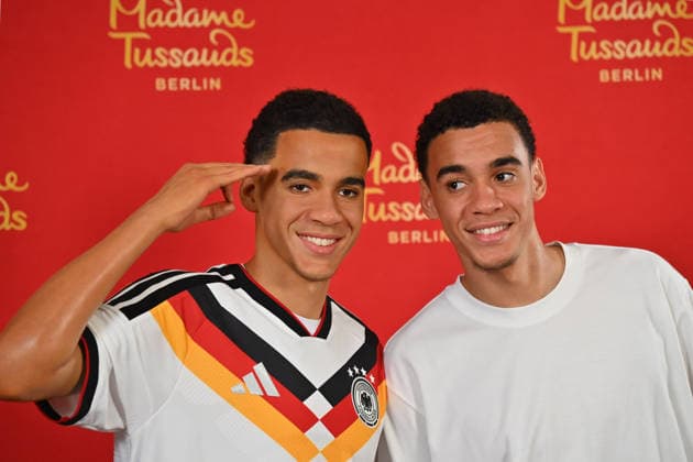 Jamal MUSIALA (Bayern Muenchen) enthuellt seine Wachsfigur von Madame Tussauds am 19.05.2026 in Muenchen.