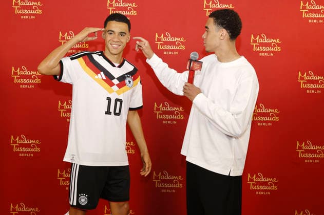 Jamal Musiala bei der Präsentation seiner Wachsfigur im Hotel Bayerischer Hof. München, 19.05.2026