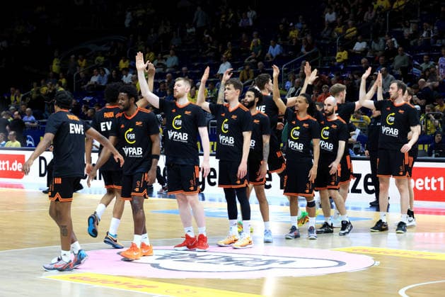 DEU, easyCredit BBL, ALBA vs. Rasta Vechta, 19.05.2026, Uber-Arena, Berlin, DEU, easyCredit BBL, ALBA vs. Rasta Vechta, im Bild Vechta-Spielerkreis
