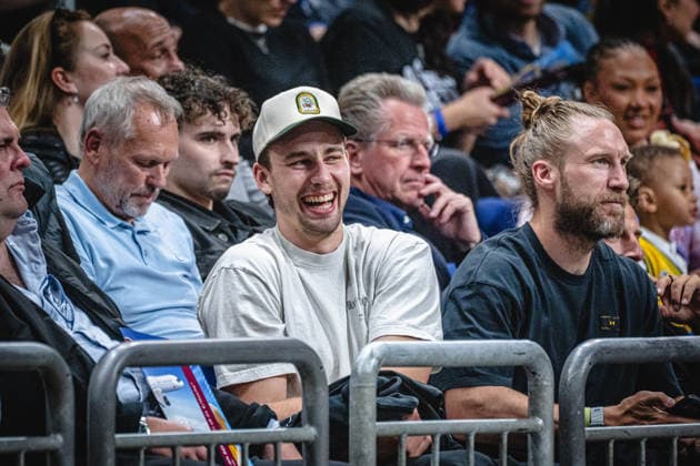 Basketball Berlin 19.05.2026 Saison 2025 2026 EasyCredit BBL 1. Bundesliga Männer, Herren Playoffs Viertelfinale Spiel 2 Alba Berlin - RASTA Vechta Franz Wagner zu Gast Zuschauer