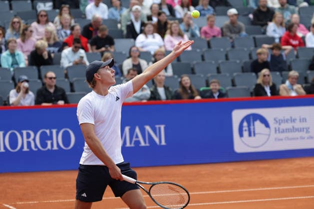 2026.05.19, xFSx, Bitpanda Open Hamburg ATP500, Achtelfinale, Herren-Tennistunier in Hamburg , Am Rothembaum in Hamburg , Justin Engel (GER) macht einen Aufschlag Copyright: HMBxMedia FernandoxSoares