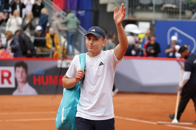 2026.05.19, xFSx, Bitpanda Open Hamburg ATP500, Achtelfinale, Herren-Tennistunier in Hamburg , Am Rothembaum in Hamburg , Justin Engel (GER) verabschiedet sich von den Fans Copyright: HMBxMedia FernandoxSoares