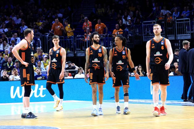 DEU, easyCredit BBL, ALBA vs. Rasta Vechta, 19.05.2026, Uber-Arena, Berlin, DEU, easyCredit BBL, ALBA vs. Rasta Vechta, im Bild Vechta-Spielerkreis