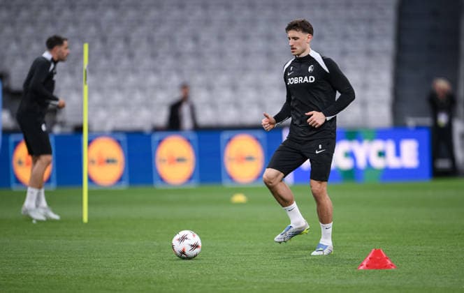 FUSSBALL EUROPA LEAGUE SAISON 2025 2026 Finale in Istanbul 19.05.2026 SC Freiburg - Aston Villa Training SC Freiburg im Besiktas - Park Stadion, Maximilian Eggestein am Ball