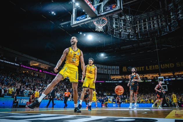 Basketball Berlin 19.05.2026 Saison 2025 2026 EasyCredit BBL 1. Bundesliga Männer, Herren Playoffs Viertelfinale Spiel 2 Alba Berlin - RASTA Vechta Norris Agbakoko (Alba Berlin, No.17) Jack Kayil (Alba Berlin, No.07) Jubel