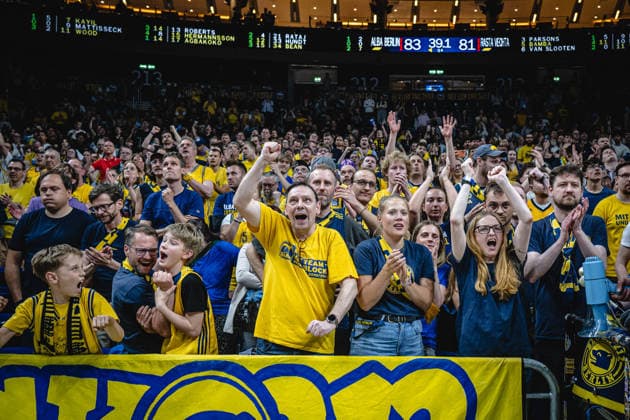 Basketball Berlin 19.05.2026 Saison 2025 2026 EasyCredit BBL 1. Bundesliga Männer, Herren Playoffs Viertelfinale Spiel 2 Alba Berlin - RASTA Vechta Jubel Alba Fans