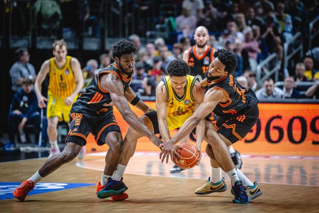 Basketball Berlin 19.05.2026 Saison 2025 2026 EasyCredit BBL 1. Bundesliga Männer, Herren Playoffs Viertelfinale Spiel 2 Alba Berlin - RASTA Vechta Jack Kayil (Alba Berlin, No.07) Lloyd Pandi (Vechta, No.41) TJ Bamba (Vechta, No.05)