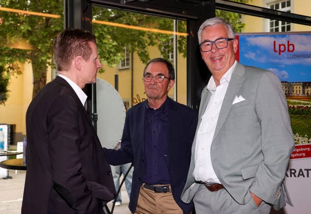 19.05.2026, Deutschland, Stuttgart, Fussball Ethik im Dialog: Tor oder Eigentor? v.l. Thomas Franke lpb Ludwigsburg, VfB Präsident Dietmar Allgaier, VfB Ehrenpräsident Erwin Staudt, VfB Präsident Dietmar Allgaier,