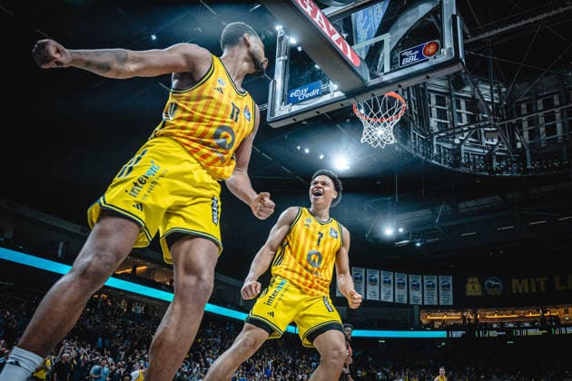 Basketball Berlin 19.05.2026 Saison 2025 2026 EasyCredit BBL 1. Bundesliga Männer, Herren Playoffs Viertelfinale Spiel 2 Alba Berlin - RASTA Vechta Norris Agbakoko (Alba Berlin, No.17) Jack Kayil (Alba Berlin, No.07) Jubel