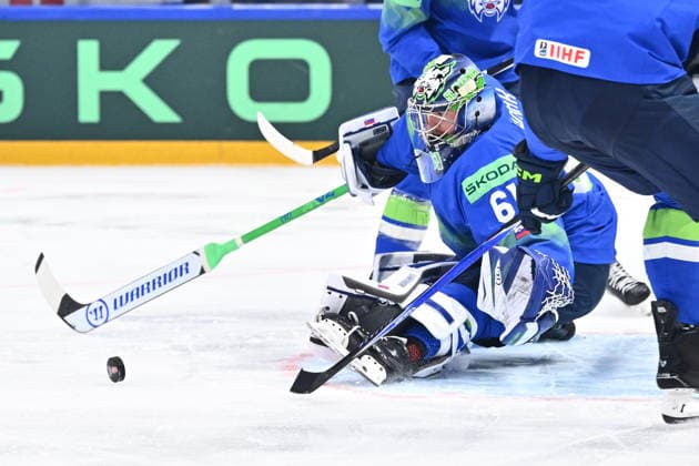 Goalkeeper Lukas Horak (SLO) in action during the 2026 IIHF World Championship, WM, Weltmeisterschaft Group B, match Slovenia vs Slovakia, Fribourg, Switzerland, on May 19, 2026. (CTKxPhoto RadekxPetrasek) CTKPhotoP2026051908708  CTKPhotoP2026051908708