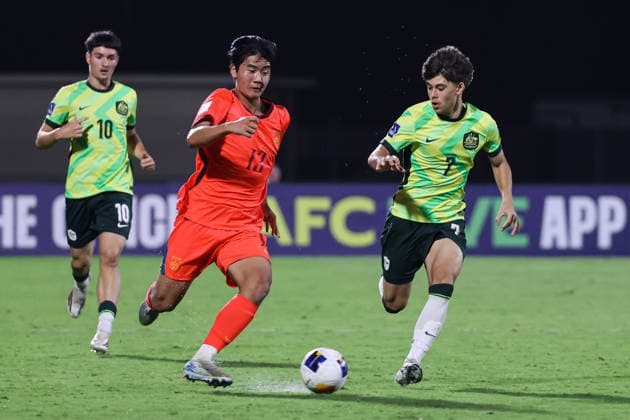 JEDDAH, SAUDI ARABIA - MAY 19: Wang Heyi 13 of Team China drives the ball during the 2026 AFC U17, U 17 Asian Cup semifinal match between China and Australia at King Abdullah Sports City Hall Stadium Legends on May 19, 2026 in Jeddah, Saudi Arabia.  Copyright: xVCGx 111642813301