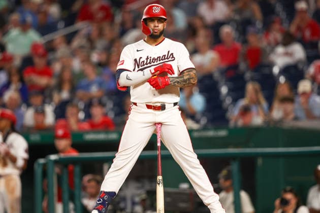 MLB, Baseball Herren, USA New York Mets vs Washington Nationals Washington, DC; Washington Nationals first baseman Luis Garcia Jr. (2) adjusts his batting gloves during the Major League Baseball game between the Washington Nationals and the New York Mets at Nationals Park on Tuesday, May 19, 2026. The Nationals beat the Mets 9-6. (Steve Prakope Image of Washington D.C. District of Columbia United States EDITORIAL USE ONLY Copyright: xImagexofxSportx StevexPrakopex iosphotos410305
