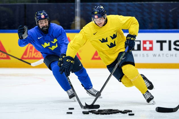 260520 Viggo Björck and Jakob Silfverberg of Sweden at a practice session during the 2026 IIHF Ice hockey, Eishockey World Championship, WM, Weltmeisterschaft on May 20, 2026 in Fribourg. Photo: Jesper Zerman BILDBYRAN kod JZ JZ0721 ishockey ice hockey ishockey-vm 2026 vm 2026 iihf world championship träning practice sverige sweden day 6 bbeng Copyright: JESPERxZERMAN BB260520JZ029