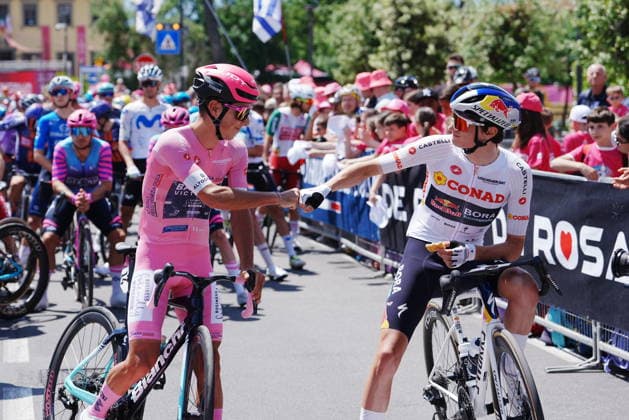 Portugal™s Afonso Oliveira Eulalio of Bahrain Victorious pink jersey during Stage 11 of the Giro d™Italia from Porcari to Chiavari, Italy, Wednesday May 20, 2026.  Copyright: xGianmattiaxD Albertoi LaPressex