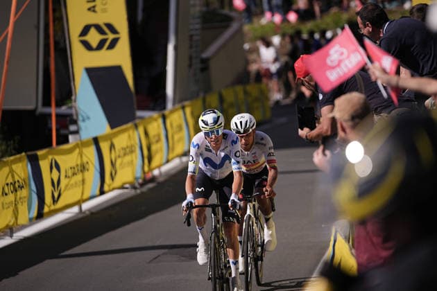 Spain™s Enric Mas Nicolau of Movistar Team and Ecuador™s Manuel Jhonatan Narvaez of UAE Team Emirates XRG during Stage 11 of the Giro d™Italia, from Porcari to Chiavari, Italy, Wednesday, May 20, 2026.  Copyright: xMarcoxAlpozzi LaPressex