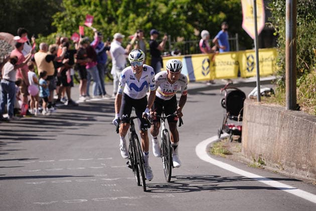 Spain™s Enric Mas Nicolau of Movistar Team and Ecuador™s Manuel Jhonatan Narvaez of UAE Team Emirates XRG during Stage 11 of the Giro d™Italia, from Porcari to Chiavari, Italy, Wednesday, May 20, 2026.  Copyright: xMarcoxAlpozzi LaPressex