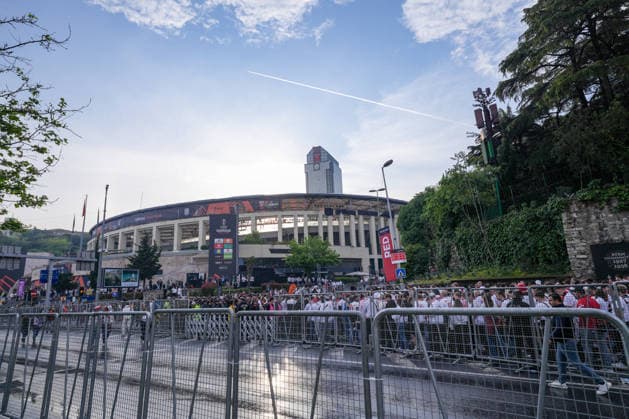 Einlasskontrollen vor dem Stadion , Türkei, Fussball, UEFA Europa League, Finale, 2025 2026, SC Freiburg vs. Aston Villa, 20.05.2026, TüpraÅü Stadium, BeÅüiktaÅü Park, Istanbul Istanbul TüpraÅü Stadium, BeÅüiktaÅü Par Istanbul Türkei Copyright: xArnexAmbergx