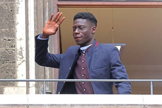 99 Bara Sapoko Ndiaye, Porträt, Portrait, Marienplatz, 35. Meistertitel, Meisterfeier, Rathausbalkon, Rathaus, Fussball 1. BL FC Bayern München - 17.05.2026 München Marienplatz FOTO: Mladen Lackovic LakoPress