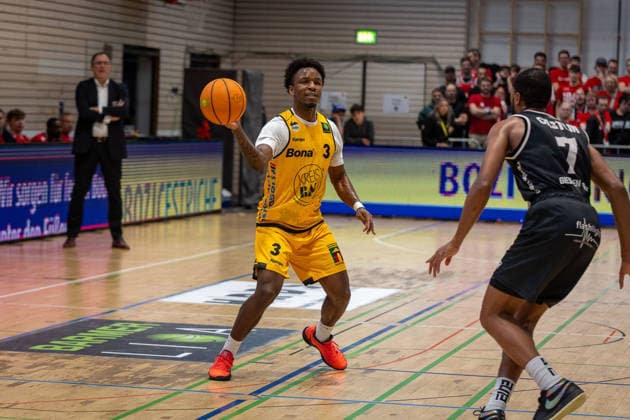 Charles Tyorne Harris Jr. (Bozic Estriche Knights Kirchheim, 03) Kyle Anthony Castlin (Giessen 46ers, 07) GER, Bozic Estriche Knights Kirchheim vs. Giessen 46ers, BARMER 2. Basketball Bundesliga, Playoffs Halbfinale Spiel 1, Saison 2025 2026, 20.05.2026 GER, Bozic Estriche Knights Kirchheim vs. Giessen 46ers, BARMER 2. Basketball Bundesliga, Playoffs Halbfinale Spiel 1, Saison 2025 2026, 20.05.2026 Goeppingen Copyright: xEibner-Pressefoto NinaxSanderx EP_NSR