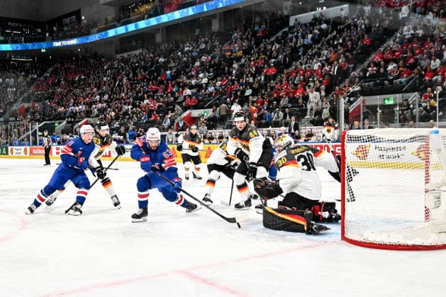 ZURICH, SWITZERLAND - MAY 20: Max Sasson of United States R) tries to score against goalkeeper Philipp Grubauer of Germany R) during the 2026 IIHF Ice hockey, Eishockey World Championship, WM, Weltmeisterschaft Switzerland game between USA and Germany at Swiss Life Arena on May 20, 2026 in Zurich, Zurich. Zurich Swiss Life Arena Zurich Switzerland Copyright: xJustPictures.ch AndreaxBrancax jp-en-EuSpIm-JP7_ANB_USA_Ger_20052026_7577