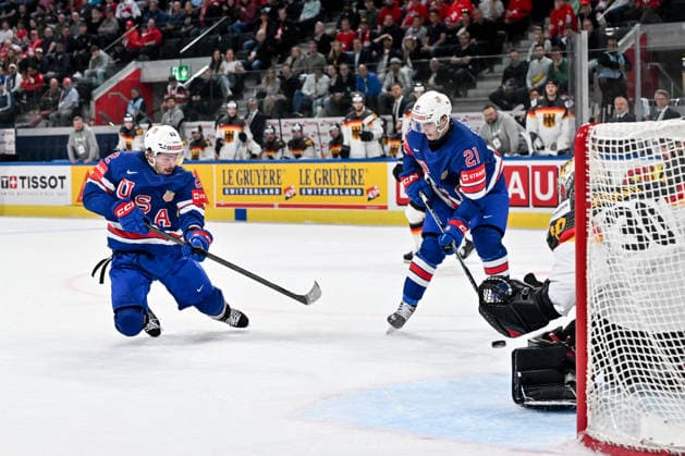ZURICH, SWITZERLAND - MAY 20: Isaac Howard of United States scores a goal against goalkeeper Philipp Grubauer of Germany during the 2026 IIHF Ice hockey, Eishockey World Championship, WM, Weltmeisterschaft Switzerland game between USA and Germany at Swiss Life Arena on May 20, 2026 in Zurich, Zurich. Zurich Swiss Life Arena Zurich Switzerland Copyright: xJustPictures.ch AndreaxBrancax jp-en-EuSpIm-JP7_ANB_USA_Ger_20052026_8123