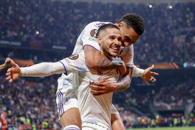 Torjubel bei Emiliano Buendia (Aston Villa, 10) nach seinem Tor zum 0:2 , Türkei, Fussball, UEFA Europa League, Finale, 2025 2026, SC Freiburg vs. Aston Villa, 20.05.2026, Istanbul Besiktas Park Türkei Copyright: xGrantxHubbsx