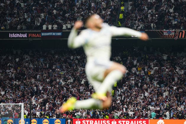 Freiburg v Aston Villa - UEFA Europa League final ISTANBUL, TURKIYE - MAY 20: Emiliano Buendia (10) of Aston Villa celebrates his goal during the UEFA Europa League final match between Freiburg and Aston Villa at Besiktas Park in Istanbul, Turkiye, on May 20, 2026. Hakan Akgun Anadolu Istanbul Turkey. Editorial use only. Please get in touch for any other usage.  Copyright: x2026xAnadoluxHakanxAkgunx