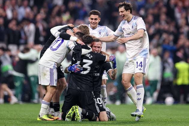 Emiliano Martinez of Aston Villa, Marco Bizot of Aston Villa, Pau Torres of Aston Villa, Emi Buendia of Aston Villa, James Wright of Aston Villa and AndrÃ s Garcia of Aston Villa celebrate at full time SC Freiburg v Aston Villa, UEFA Europa League, Final, Football, Besiktas Park, Istanbul, Turkiye - 20 May 2026Istanbul Besiktas Park United Kingdom EDITORIAL USE ONLY No use with unauthorised audio, video, data, fixture lists, club league logos or live services. Online in-match use limited to 120 images, no video emulation. No use in betting, games or single club league player publications.  Copyright: xRaddadxJebarah Shutterstockx 16883158cq