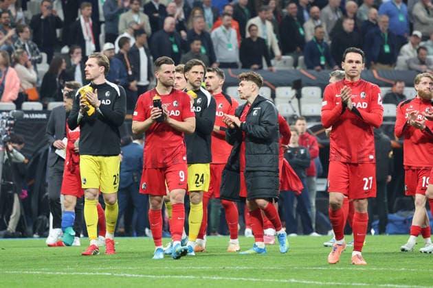 20.05.2026, xrekx, Fussball Europa League Finale 2026, SC Freiburg - Aston Villa v.l. Spieler von Freiburg Enttäuscht, traurig, frustriert, ratlos, (DFL DFB REGULATIONS PROHIBIT ANY USE OF PHOTOGRAPHS as IMAGE SEQUENCES and or QUASI-VIDEO) Istanbul