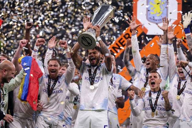 Tyrone Mings of Aston Villa lifts the Europa League trophy SC Freiburg v Aston Villa, UEFA Europa League, Final, Football, Besiktas Park, Istanbul, Turkiye - 20 May 2026Istanbul Besiktas Park United Kingdom EDITORIAL USE ONLY No use with unauthorised audio, video, data, fixture lists, club league logos or live services. Online in-match use limited to 120 images, no video emulation. No use in betting, games or single club league player publications.  Copyright: xRaddadxJebarah Shutterstockx 16883158dl