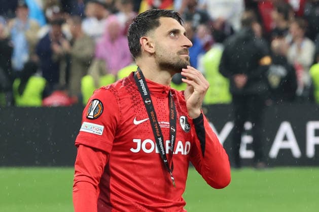 20.05.2026, xrekx, Fussball Europa League Finale 2026, SC Freiburg - Aston Villa v.l. Vincenzo Grifo (SC Freiburg) enttaeuscht, enttäuscht, schaut enttaeuscht, niedergeschlagen, disappointed (DFL DFB REGULATIONS PROHIBIT ANY USE OF PHOTOGRAPHS as IMAGE SEQUENCES and or QUASI-VIDEO) Istanbul