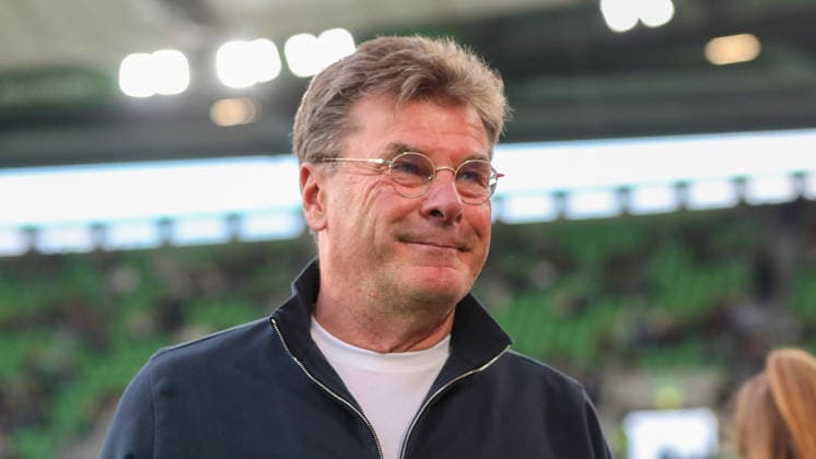 VfL vs. Paderborn, Relegation Wolfsburg, 21.05.2026, Fußball, Herren, Relegation, Saison 2025 2026, VfL Wolfsburg vs. SC Paderborn 07: Cheftrainer Dieter Hecking (VfL Wolfsburg) (DFL DFB REGULATIONS PROHIBIT ANY USE OF PHOTOGRAPHS as IMAGE SEQUENCES and or QUASI-VIDEO) Volkswagen Arena Niedersachsen Deutschland