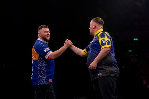 2026 BetMGM Premier League Darts, Night 16, Sheffield Josh Rock and Luke Littler shake hands during the 2026 BetMGM Premier League Darts, Night 16 at the Utilita Arena, Sheffield, England on 21 May 2026 Credit: Alex Young Every Second Media Editorial use only. All images are copyright Every Second Media Limited. No images may be reproduced without prior permission. Copyright: xIMAGO EveryxSecondxMediax ESM-2003-0035 AlexxYoungx xEveryxSecondxMediax