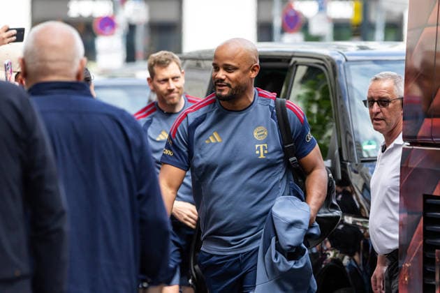 GER, DFB-Pokalfinale, Training und Pressekonferenz, FC Bayern München - VfB Stuttgart. 22.05.2026, Olympiastadion, Olympiastadion, GER, DFB-Pokalfinale, Training und Pressekonferenz, FC Bayern München - VfB Stuttgart. Vincent Kompany (Trainer FC Bayern München) bei der Ankunft im Hotel Â