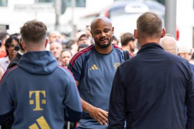 GER, DFB-Pokalfinale, Training und Pressekonferenz, FC Bayern München - VfB Stuttgart. 22.05.2026, Olympiastadion, Olympiastadion, GER, DFB-Pokalfinale, Training und Pressekonferenz, FC Bayern München - VfB Stuttgart. Vincent Kompany (Trainer FC Bayern München) bei der Ankunft im Hotel Â
