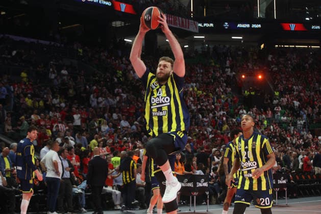EuroLeague Final Four: Olympiacos vs Fenerbahce Beko ATHENS, GREECE - MAY 22: Fenerbahce Beko player Devon Hall (20) takes part in a training session ahead of the EuroLeague Final Four match between Olympiacos vs Fenerbahce Beko at OAKA Arena in Athens, Greece, on May 22, 2026. Ayhan Mehmet Anadolu Athens Greece. Editorial use only. Please get in touch for any other usage.  Copyright: x2026xAnadoluxAyhanxMehmetx