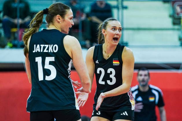 2026-05-22 Germany v France - Four Nations Cup APELDOORN, NETHERLANDS - MAY 22: Romy Jatzko of Germany, Sarah Straube of Germany during the Four Nations Cup match between Germany and France at Omnisport on May 22, 2026 in Apeldoorn, Netherlands. Apeldoorn Omnisport Netherlands Content not available for redistribution in The Netherlands directly or indirectly through any third parties. Copyright: xAndrexWeeningx