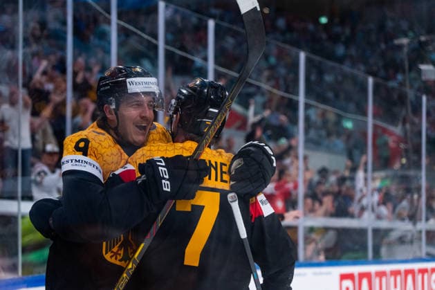ZURICH, SWITZERLAND - MAY 22: Leon Gawanke (Germany, 9) and Maximilian Kastner (Germany, 7) during his 5:0 goal celebration during the Preliminary Round - Group A Match 33 between Germany and Hungary at the IIHF Ice hockey, Eishockey World Championship, WM, Weltmeisterschaft 2026, Swiss Life Arena on May 22, 2026 in Zurich, Switzerland. Zurich Switzerland Copyright: xTimoxSteinx