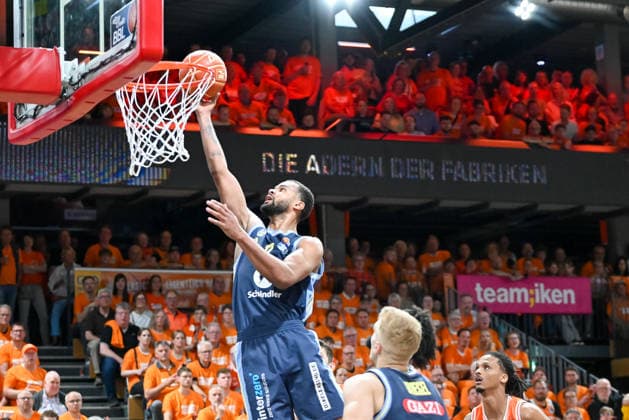 Moses Wood (ALBA Berlin, 11) erzielt einen Korb RASTA Vechta vs. ALBA Berlin, easyCredit Basketball Bundesliga, Play-Off, Saison 2025 2026, 22.05.2026, RASTA Vechta vs. ALBA Berlin, easyCredit Basketball Bundesliga, Play-Off, Saison 2025 2026, 22.05.2026 Vechta Copyright: xEibner-Pressefoto RobertxGertzenx EP_RGN