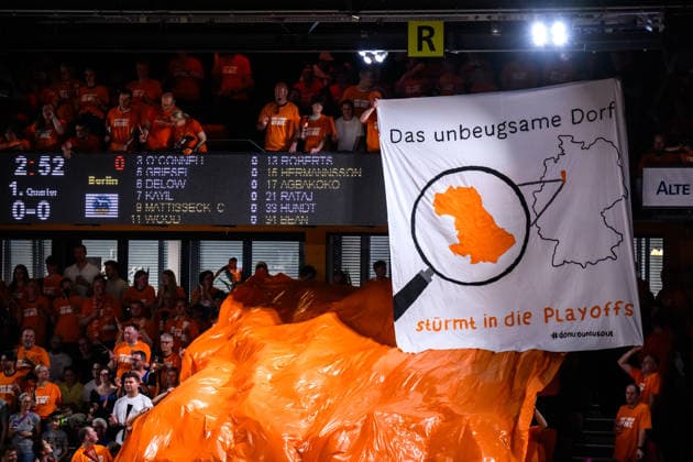 22.05.2026, Rasta Dome, Vechta Basketball, easyCredit Bundesliga, Playoffs Viertelfinale, Rasta Vechta vs. ALBA Berlin Choreo Choregraphie Fans Fanblock Vechta