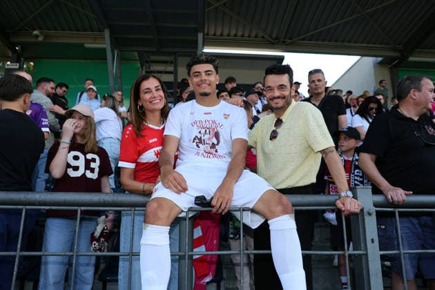 22.05.26 A-Junioren DFB-Pokal Finale 2026 U19 VfL Wolfsburg - U19 VfB Stuttgart Deutschland, Potsdam, 22.05.2026, Fussball, Saison 2025 2026, A-Junioren DFB-Pokal Finale 2026, U19 VfL Wolfsburg - U19 VfB Stuttgart: Giovanni Zarrella mit Frau Jana Ina und Sohn Gabriel Bruno.