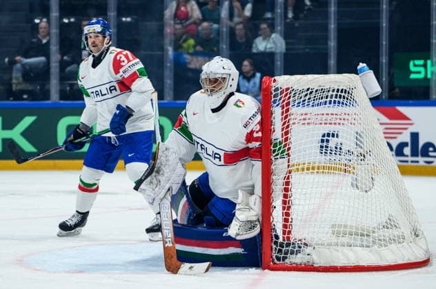 260522 Goaltender Damian Clara of Italy during the 2026 IIHF Ice hockey, Eishockey World Championship, WM, Weltmeisterschaft match between Sweden and Italy on May 22, 2026 in Fribourg. Photo: Jesper Zerman BILDBYRAN kod JZ JZ0726 ishockey ice hockey ishockey-vm 2026 vm 2026 iihf world championship sverige sweden italien italy bbeng Copyright: JESPERxZERMAN BB260522JZ095