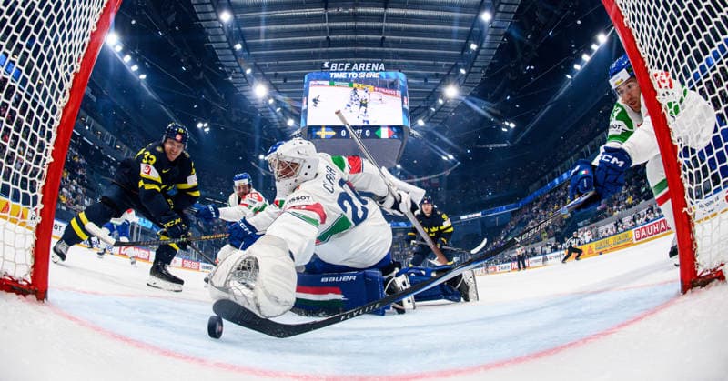 260522 Jakob Silfverberg of Sweden and goaltender Damian Clara of Italy during the 2026 IIHF Ice hockey, Eishockey World Championship, WM, Weltmeisterschaft match between Sweden and Italy on May 22, 2026 in Fribourg. Photo: Jesper Zerman BILDBYRAN kod JZ JZ0726 ishockey ice hockey ishockey-vm 2026 vm 2026 iihf world championship sverige sweden italien italy bbeng Copyright: JESPERxZERMAN BB260522JZ115