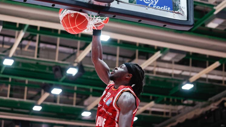 Im Bild: Charles Thompson (Wuerzburg Baskets, 32) mit dem Dunking 22.05.2026, Basketball, Fitness First Wuerzburg Baskets vs. Telekom Baskets Bonn, easyCredit BBL Playoffs, 3. Viertelfinale, Deutschland, 97072, tectake-Arena Wuerzburg, Copyright: HMBxMedia xJulienxBecker