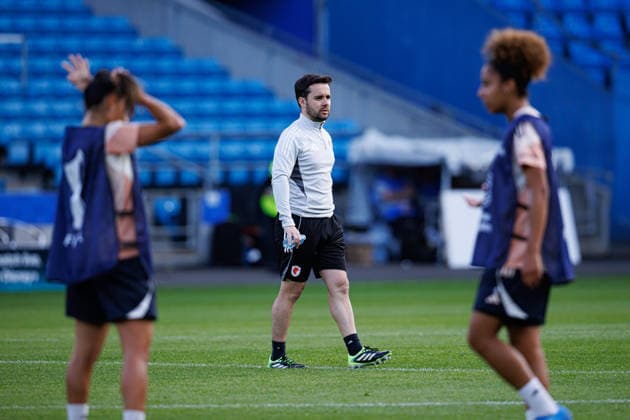 Jonatan Giraldez seen during the OL Lyonnes Official Training Session before UEFA Womens Champions League 2026 final (Maciej Rogowski Ball Raw Images) Oslo Ullevaal Stadion Norway Copyright: xMaciejxRogowskix maciejrogowski_22_05_2026_lyoness-58