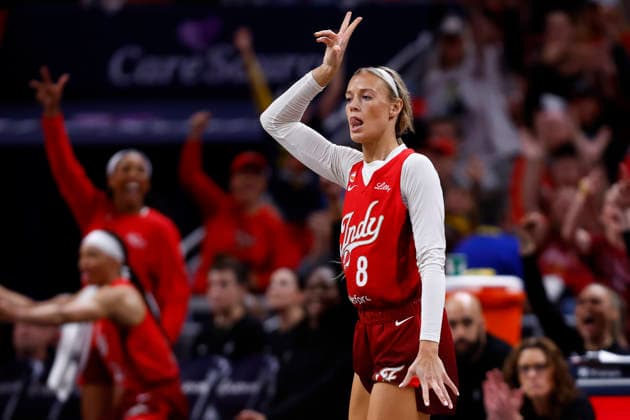INDIANAPOLIS, IN - MAY 22: Indiana Fever guard Sophie Cunningham (8) reacts after connecting on a three pointer in the second half of play during a WNBA, Basketball Damen, USA game between the Golden State Valkyries and the Indiana Fever on May 22, 2026 at Gainbridge Fieldhouse in Indianapolis, IN. (Photo by Jeffrey Brown Icon Sportswire) WNBA: MAY 22 Golden State Valkyries at Indiana Fever EDITORIAL USE ONLY Icon052226013