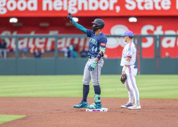 MAY 22, 2026: Seattle Mariners center fielder Julio RodroÂ­guez (44) celebrates at second base against the Kansas City Royals at Kauffman Stadium in Kansas City, MO. CSM Kansas City United States - ZUMAc04_ 20260522_zma_c04_049 Copyright: xRomanxPunox